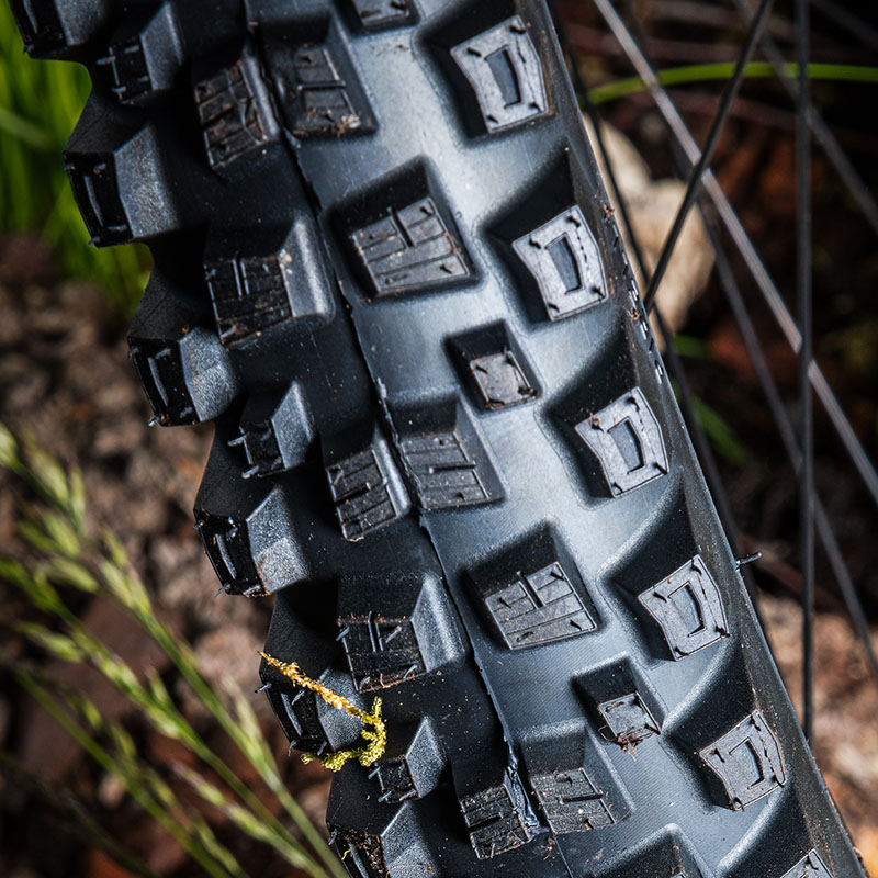 Pirelli Scorpion™ Emperor, detail vzorku