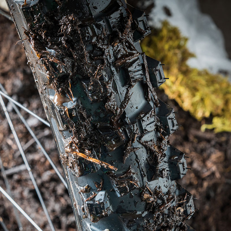 Pirelli Scorpion™ RedClaw, detail vzorku